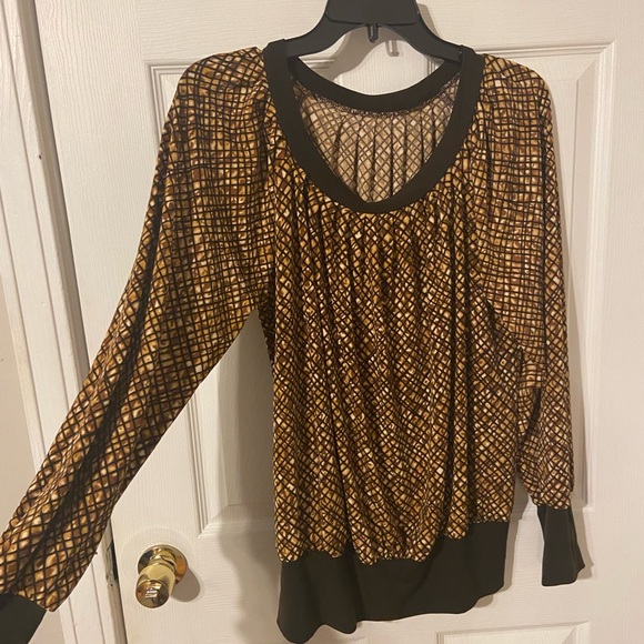 new directions Tops - New Directions Large Brown and Black Patterned Blouse
